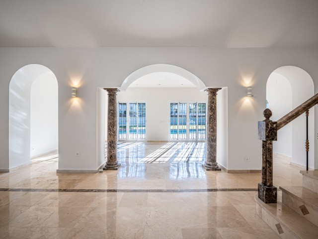 4 Schlafzimmer Villa in Nueva Andalucía