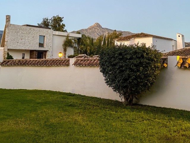 4 Schlafzimmer Villa in Nueva Andalucía
