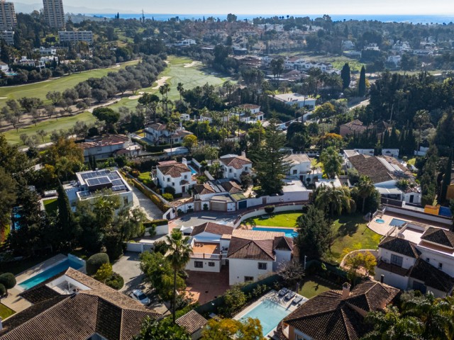 4 Schlafzimmer Villa in Nueva Andalucía