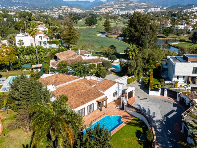 4 Schlafzimmer Villa in Nueva Andalucía