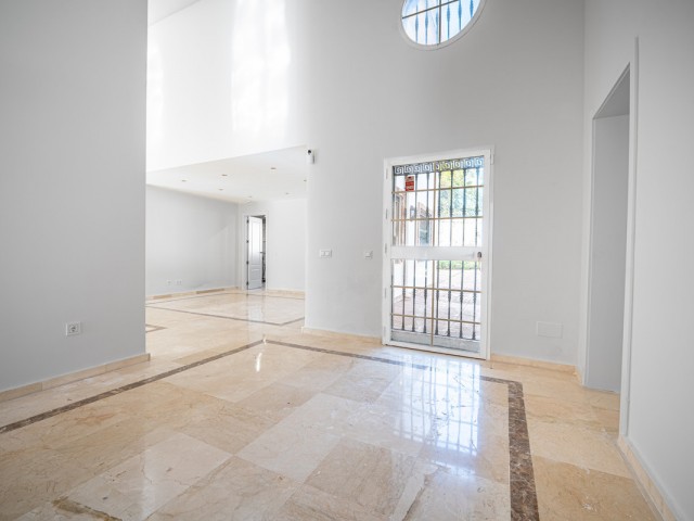 4 Schlafzimmer Villa in Nueva Andalucía