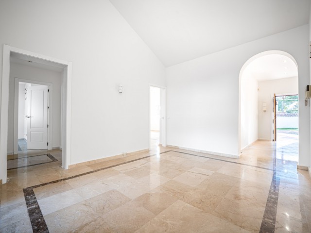 4 Schlafzimmer Villa in Nueva Andalucía