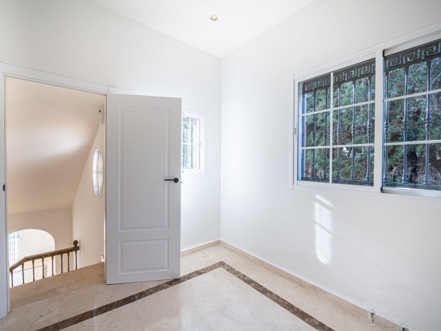 4 Schlafzimmer Villa in Nueva Andalucía