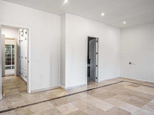 4 Schlafzimmer Villa in Nueva Andalucía