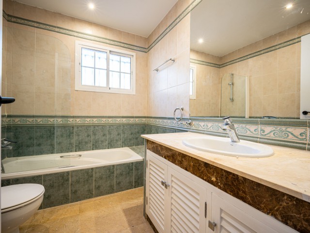 4 Schlafzimmer Villa in Nueva Andalucía