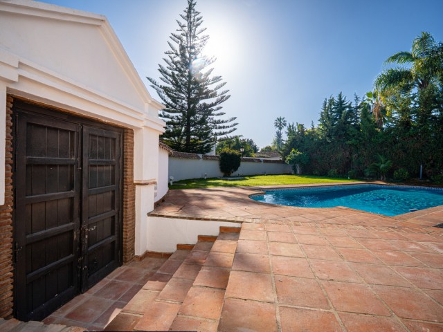 4 Schlafzimmer Villa in Nueva Andalucía