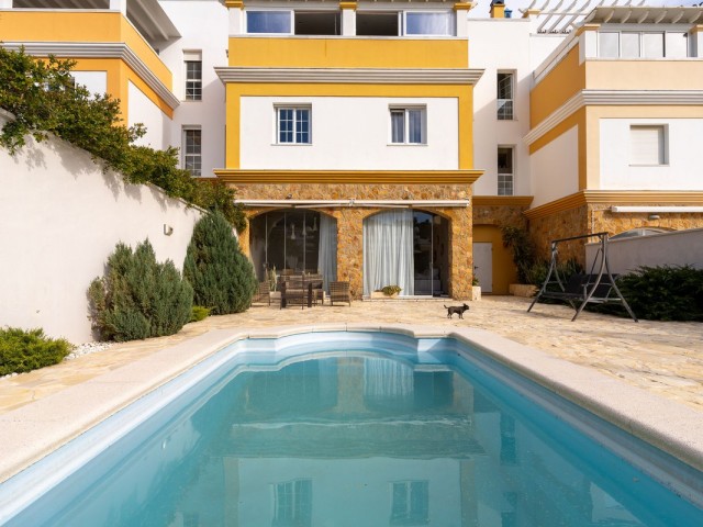 4 Bedrooms Townhouse in Calahonda