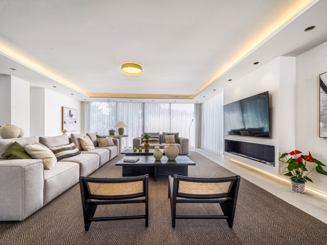 5 Schlafzimmer Villa in Nueva Andalucía