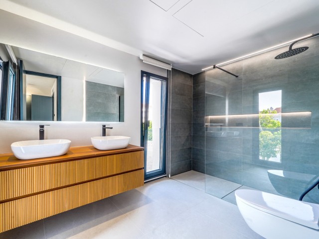 5 Schlafzimmer Villa in Nueva Andalucía