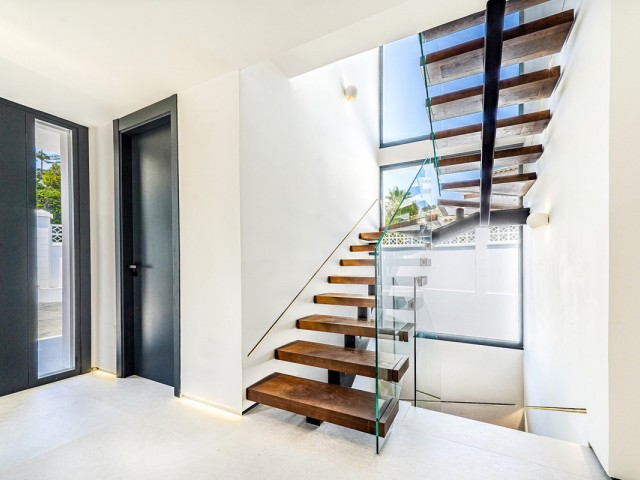 5 Schlafzimmer Villa in Nueva Andalucía