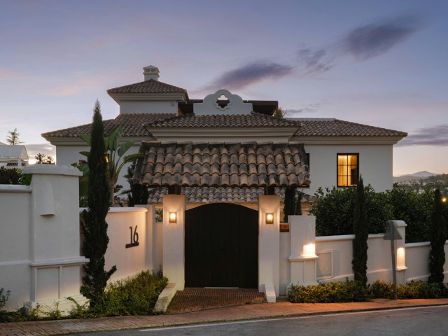 6 Schlafzimmer Villa in Nueva Andalucía