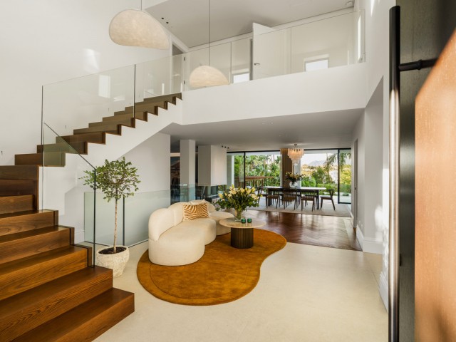 6 Schlafzimmer Villa in Nueva Andalucía