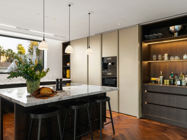 6 Schlafzimmer Villa in Nueva Andalucía