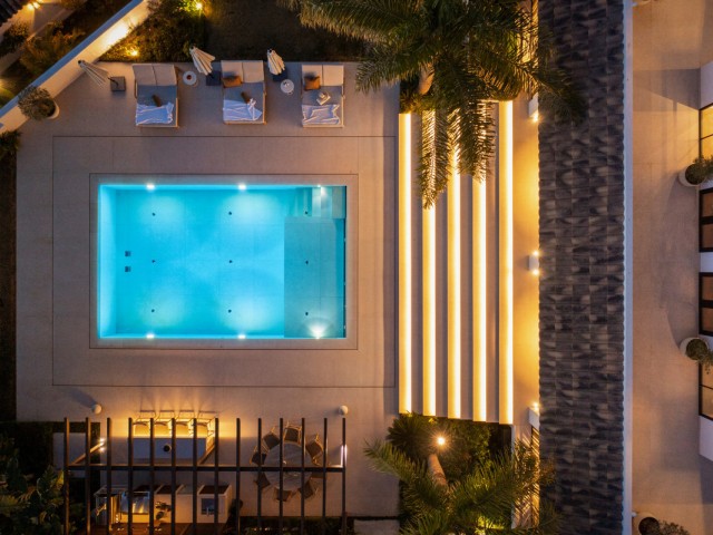 6 Schlafzimmer Villa in Nueva Andalucía