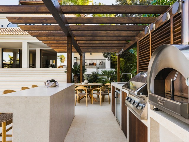 6 Schlafzimmer Villa in Nueva Andalucía