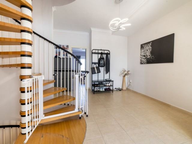 4 Makuuhuoneen Rivitalo Torreblanca