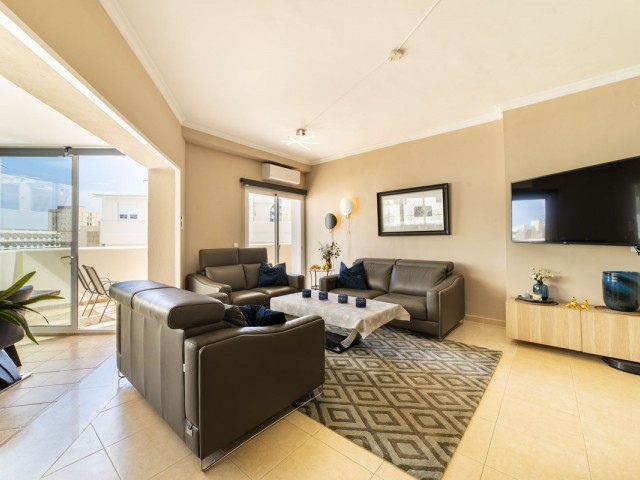 4 Makuuhuoneen Rivitalo Torreblanca