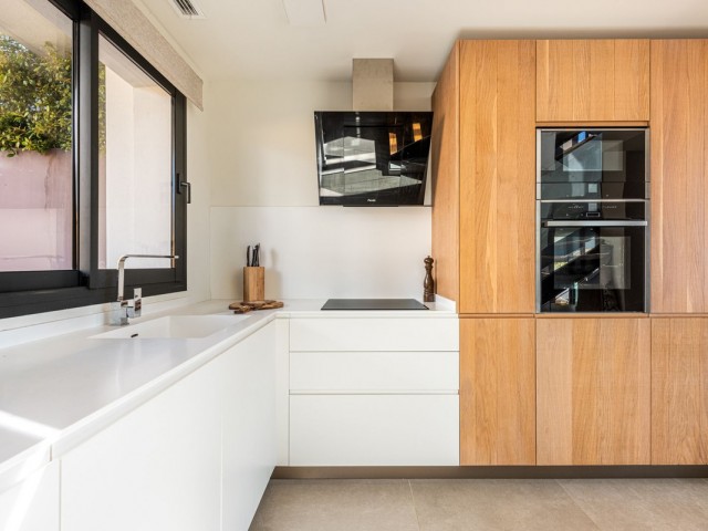 Maison mitoyenne avec 3 Chambres  à Cabopino