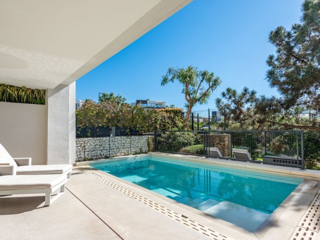 Maison mitoyenne avec 3 Chambres  à Cabopino