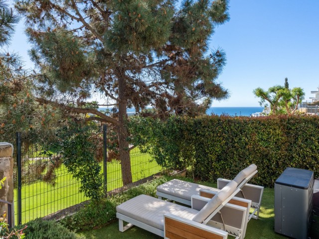 Maison mitoyenne avec 3 Chambres  à Cabopino