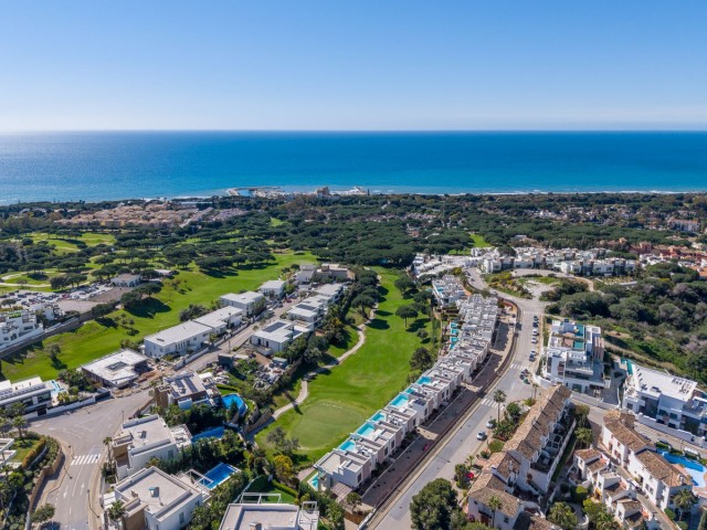 Maison mitoyenne avec 3 Chambres  à Cabopino