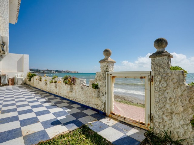 3 Sovrums Villa i Estepona