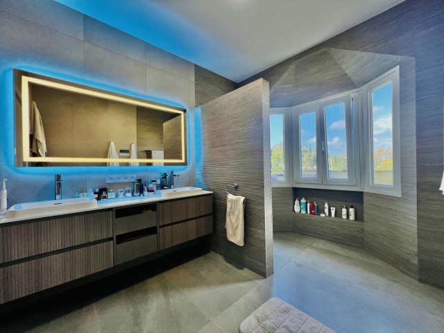 3 Makuuhuoneen Rivitalo Estepona