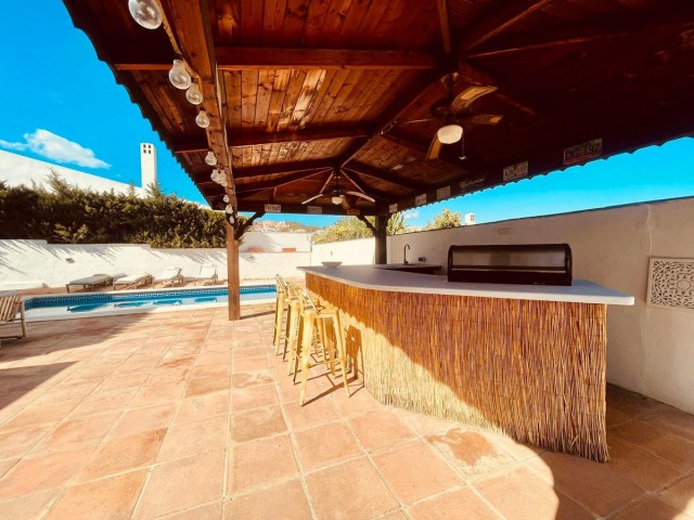 Villa avec 4 Chambres  à La Duquesa