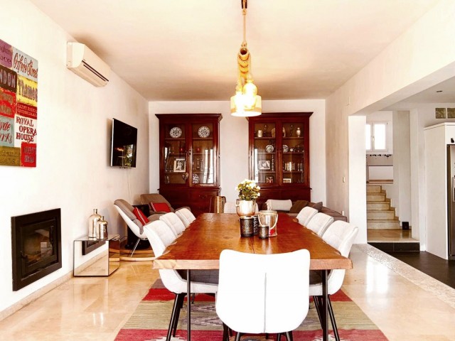 Villa avec 4 Chambres  à La Duquesa