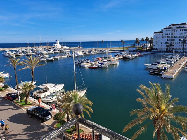 Villa avec 4 Chambres  à La Duquesa