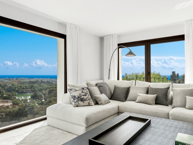 5 Bedrooms Villa in Estepona