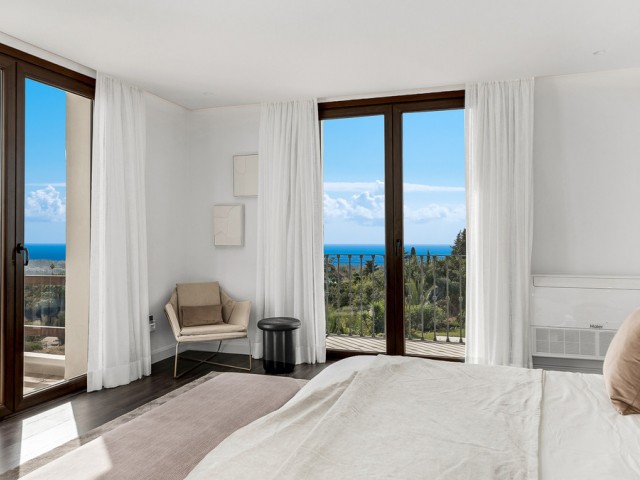 5 Bedrooms Villa in Estepona