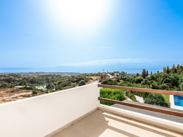 5 Bedrooms Villa in Estepona