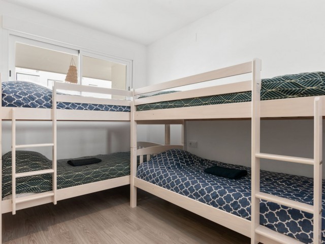 Appartement avec 3 Chambres  à Estepona