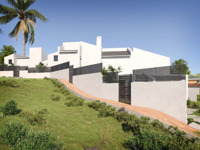 2 Bedrooms Townhouse in Estepona