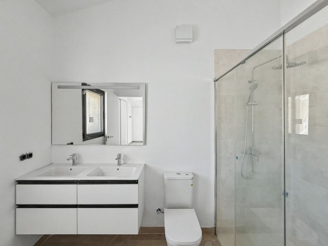 2 Bedrooms Townhouse in Estepona