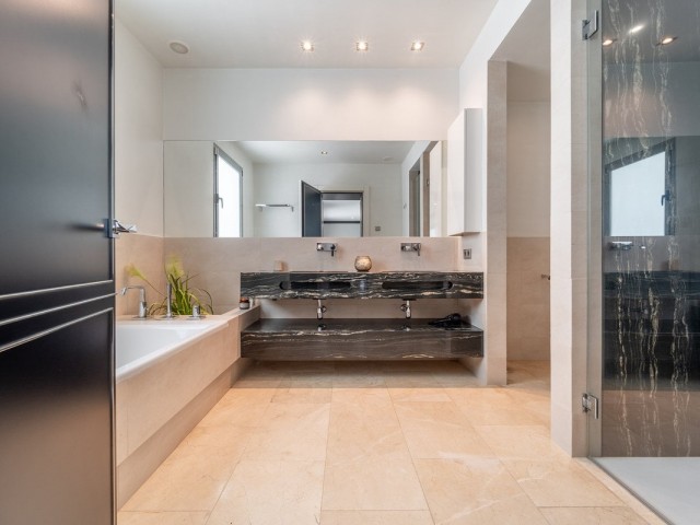 7 Makuuhuoneen Huvila Sotogrande