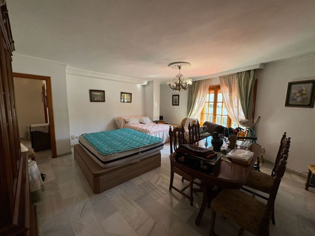 5 Sovrums Radhus i Estepona