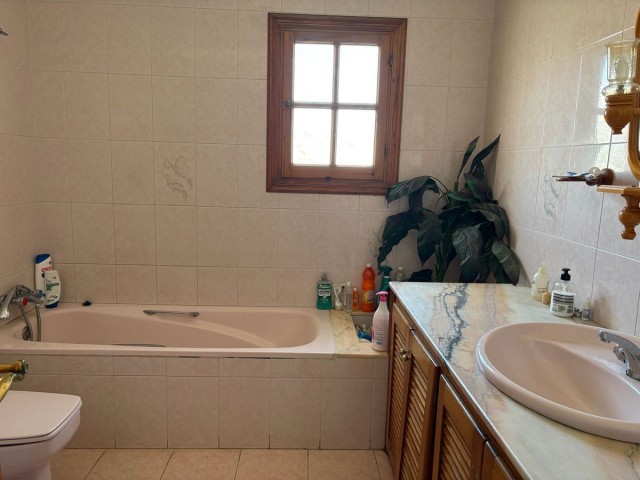 5 Sovrums Radhus i Estepona