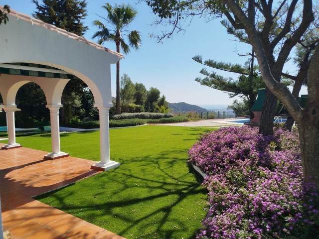 Villa, Istán, R5342251