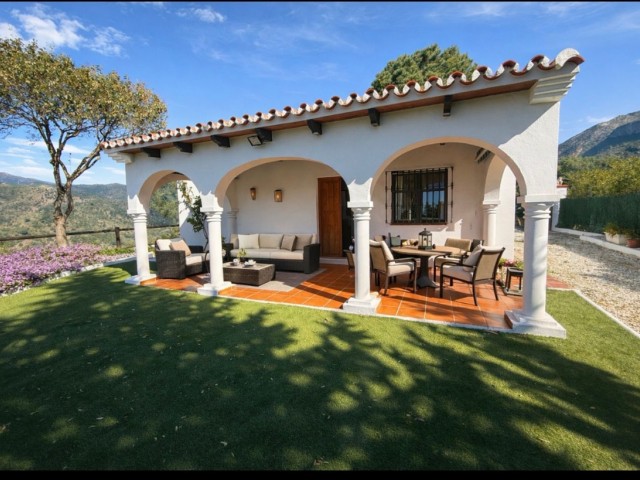 2 Slaapkamer Villa in Istán