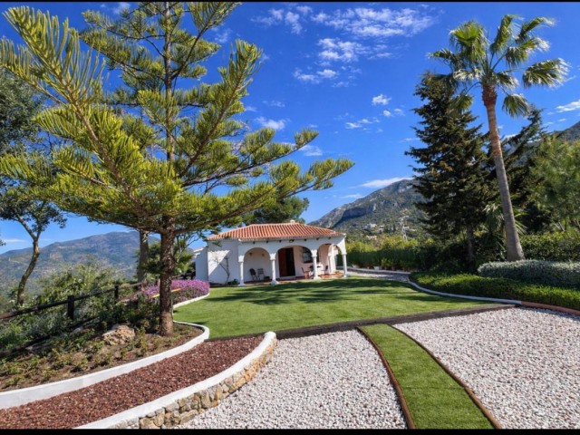 2 Slaapkamer Villa in Istán