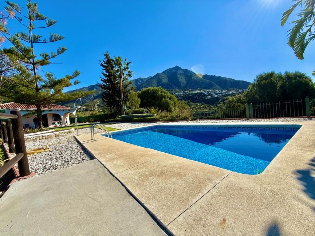 2 Slaapkamer Villa in Istán