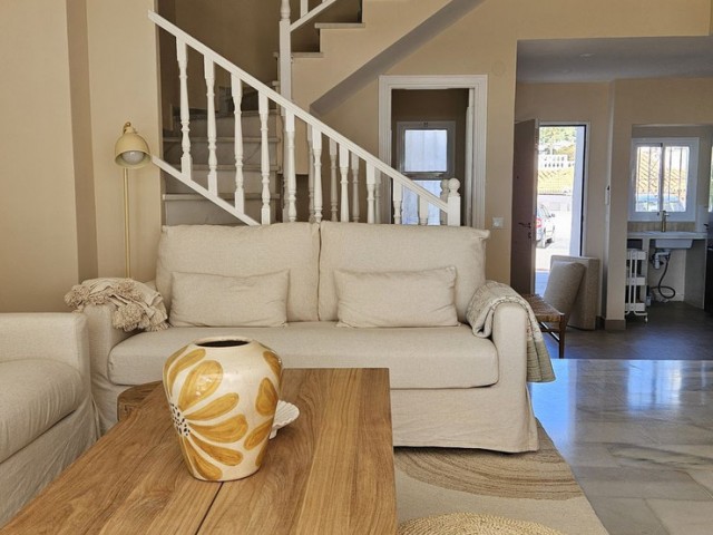 2 Bedrooms Townhouse in Calahonda