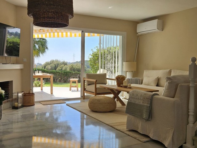 2 Bedrooms Townhouse in Calahonda