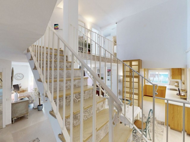 Appartement avec 4 Chambres  à Estepona