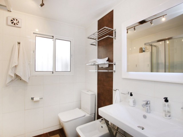 Appartement avec 4 Chambres  à Estepona