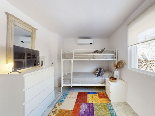 Appartement avec 4 Chambres  à Estepona