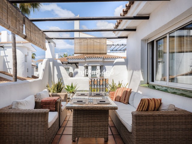 Takvåning i Nueva Andalucía