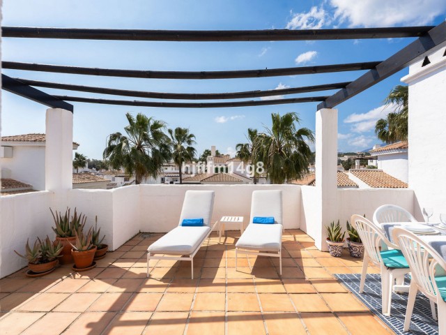 Takvåning i Nueva Andalucía